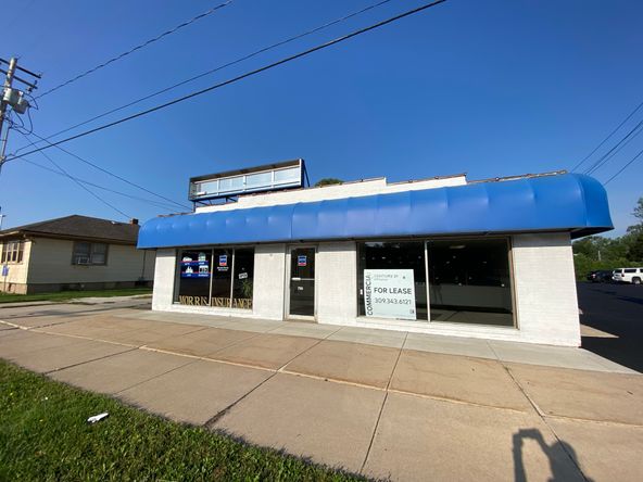 750 N Henderson St, Galesburg, IL 61401